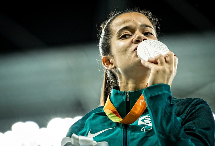 Verônica Hipólito leva prata (Crédito: MPIX/CPB)