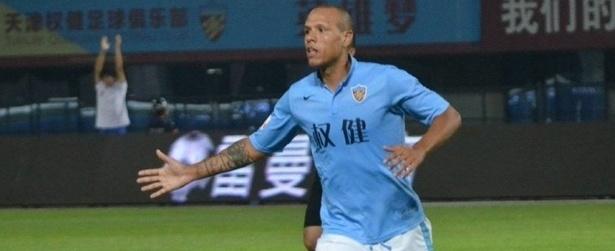 Negociação avança e Luis Fabiano fica mais perto do Santos