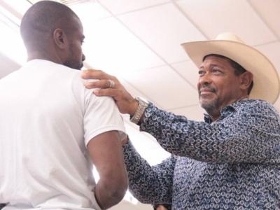 Pastor foi atacado durante culto da Igreja Mundial
