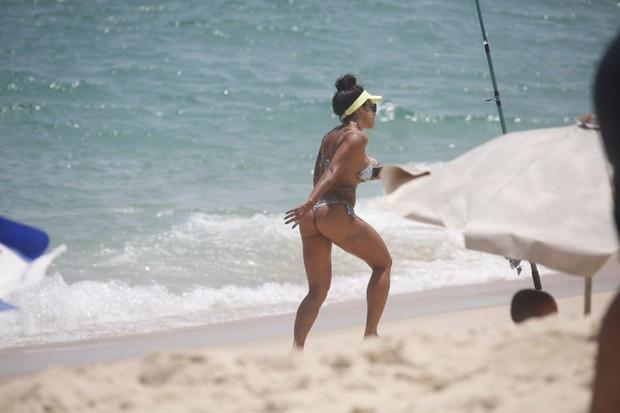 Aline Riscado exibiu corpão (Crédito: Agnews)