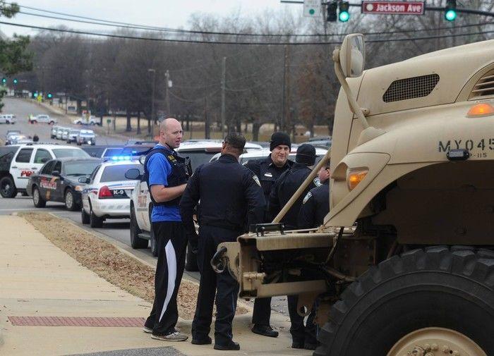 Homem armado foi preso após fazer reféns na Universidade do Alabama, nos EUA (Crédito: AFP)