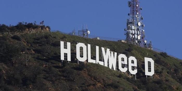 Acusado de mudar letreiro de Hollywood se entrega à polícia