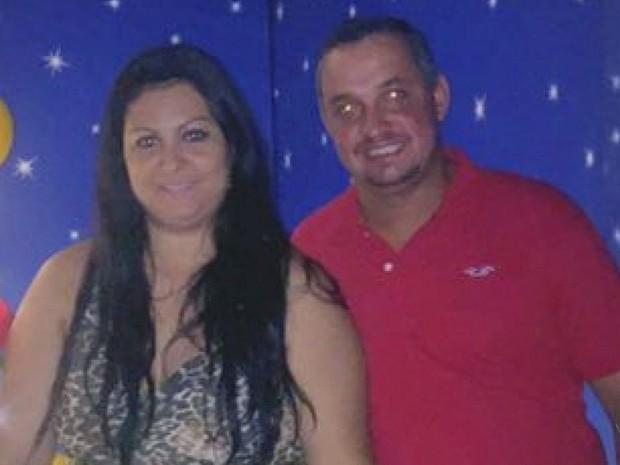 A mãe do jovem, Tatiana Lozano Pereira, e o marido, Alex Pereira