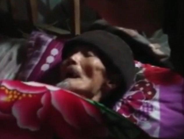 Idoso acordou durante o funeral (Crédito: Reprodução)