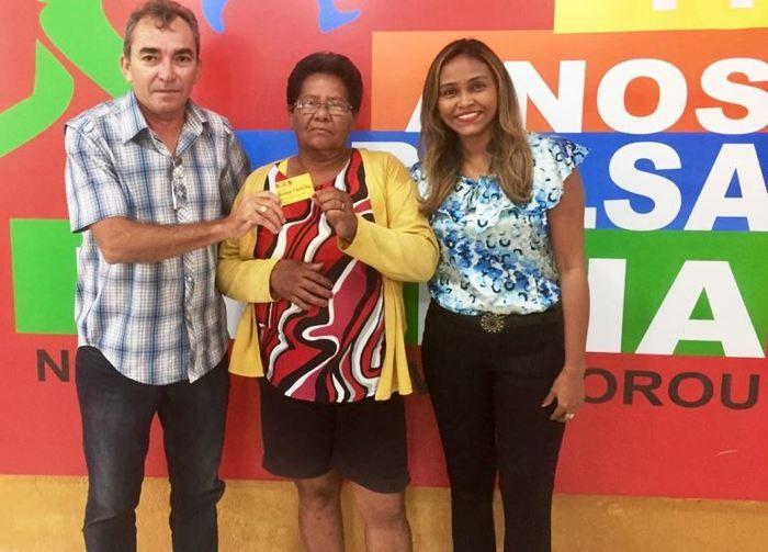 Maria dos Remédios devolveu o cartão do Bolsa Família