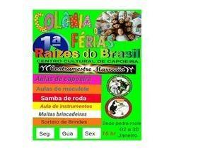 Crinças da Vila Nova aproveitam as férias para brincar de capoeira