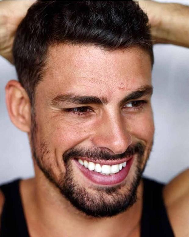 Cauã Reymond posta foto e ganha muitos elogios de seguidores