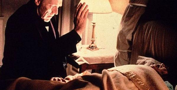 Cena do filme O Exorcista (Crédito: Reprodução)