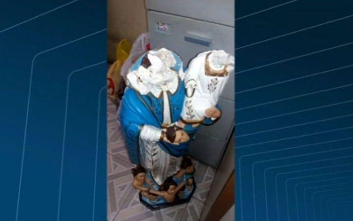 Homem invade igreja e destrói imagens de santos em Niterói (Crédito: Reprodução)