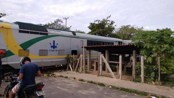 Metrô descarrila na zona Sudeste de Teresina (Crédito: Joelson Brito)
