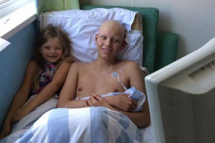 Garoto em coma acorda para dizer que ama a família e morre