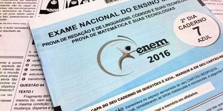 Cai o número de alunos com nota máxima na redação e zeros aumentam