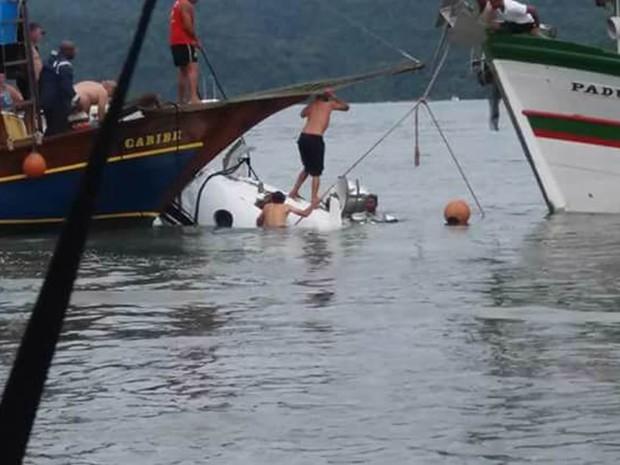 Destroços de avião que caiu em Paraty