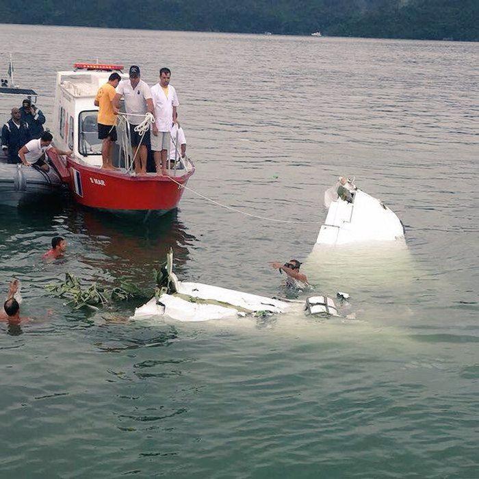 Destroços do avião que caiu em Paraty