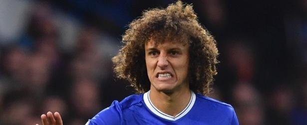 David Luiz é eleito por jornal o melhor defensor do Inglês