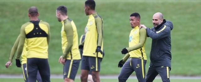 Gabriel Jesus mostra entrosamento com Guardiola em treino