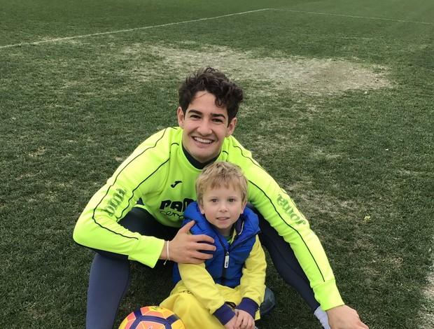 Pato realiza sonho de fã mirim, após vídeo de criança viralizar