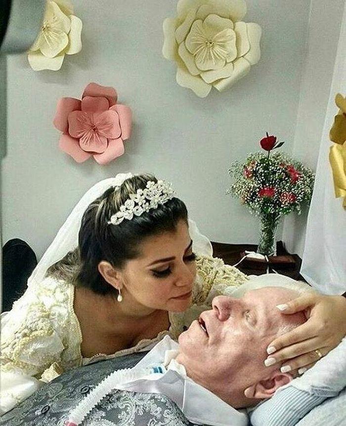 Noiva decidiu casar no hospital para que pai estivesse na cerimônia