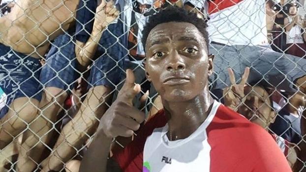 Zagueiro Helton Matheus