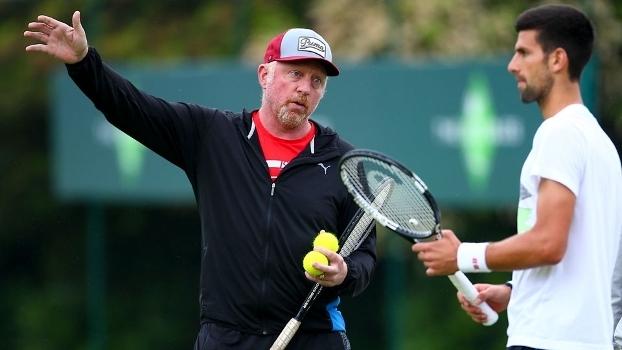 Boris Becker e Novak Djokovic durante treino em 2016: fim da parceria (Crédito: Getty)