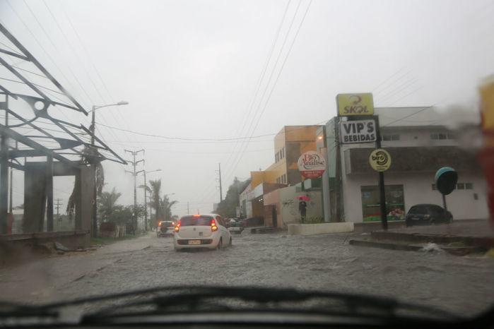 Fortes chuvas causam prejuízos nas ruas de Teresina (Crédito: Efrém Ribeiro)