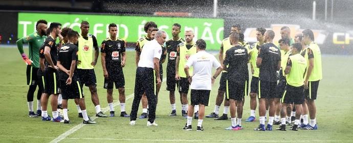 Brasil pega Colômbia com quatro estreantes entre os titulares
