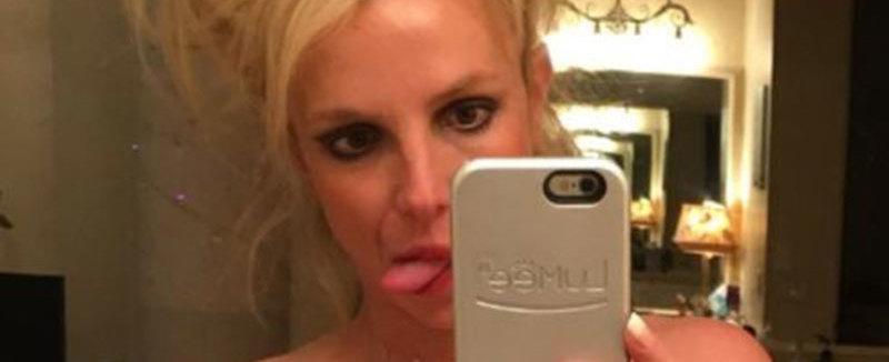 Britney exibe tatuagens em lugar ousado e leva seus fãs ao delírio