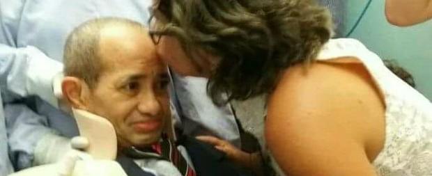 Casal celebra 30 anos de casamento em UTI: "Vou com ele até o fim"