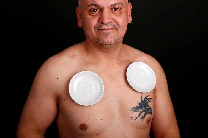 "Homem-imã" consegue deixar objetos presos ao corpo