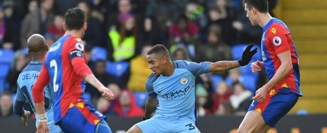 Guardiola enche Gabriel Jesus de elogios após estreia como titular
