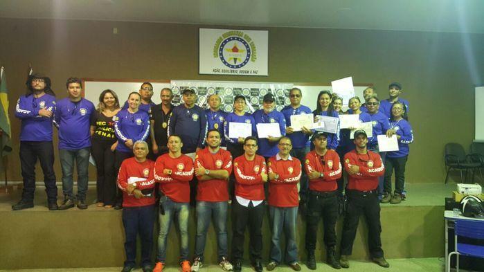 Agentes penitenciários recebem certificados do Curso de Serviços Penais