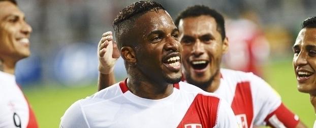 Desejo de Corinthians e Flamengo, Farfán acerta com time da Rússia