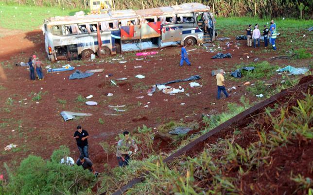 Acidente com ônibus deixa 7 mortos (Crédito: Dione Correia de Freitas)