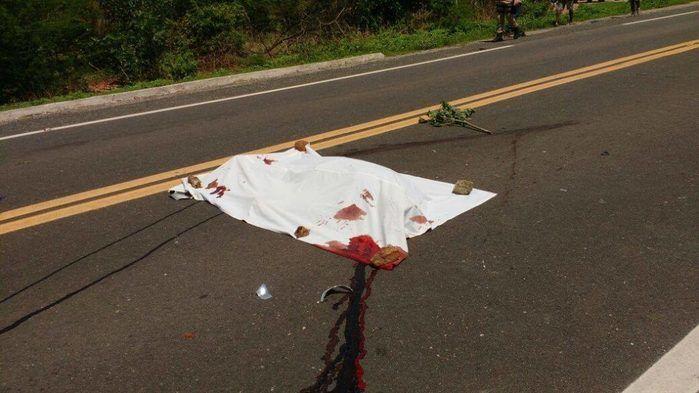 Colisão entre carro e moto deixou um morto (Crédito: Piauí em Foco)