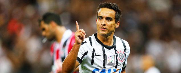 Meia Jádson acerta o retorno para o Corinthians