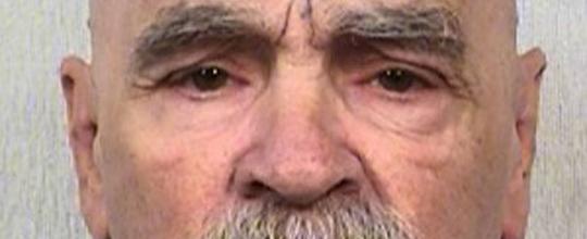 Assassino em série Charles Manson é internado em estado grave