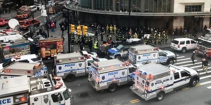 Nova York: Trem descarrila e deixa mais de 100 feridos