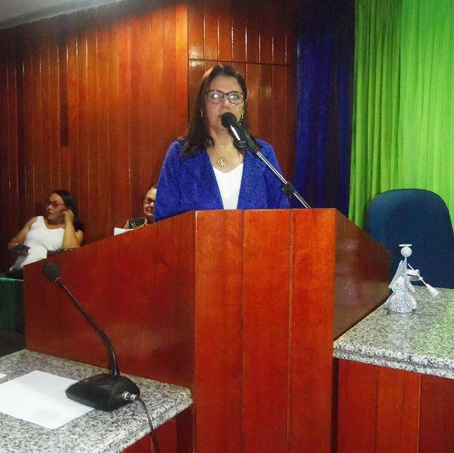Vereadora Iris Moreira na solenidade de posse