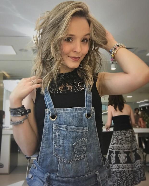 Larissa Manoela radicaliza e muda visual para fazer filme
