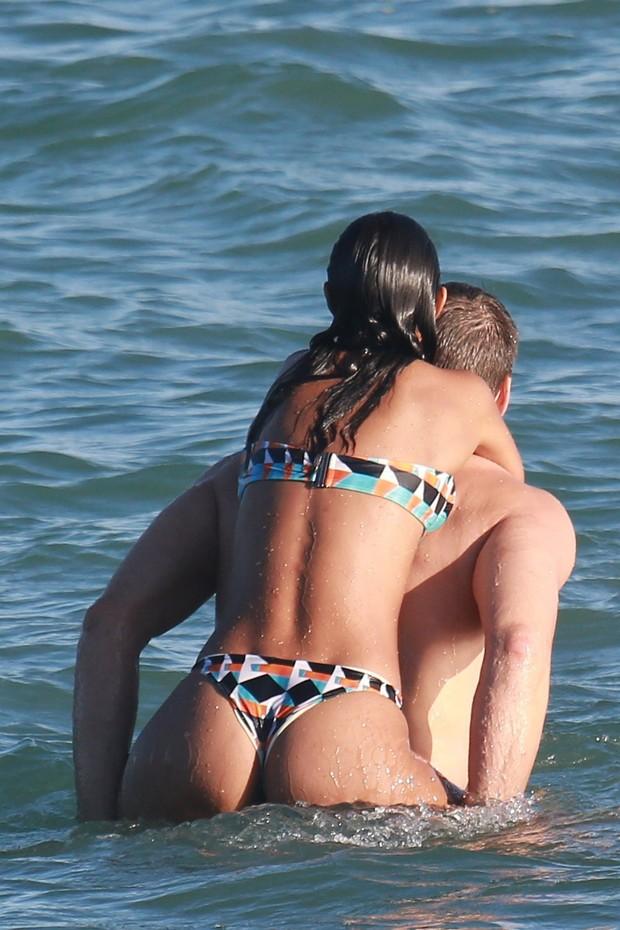 Lais Ribeiro e o namorado (Crédito: Agnews)