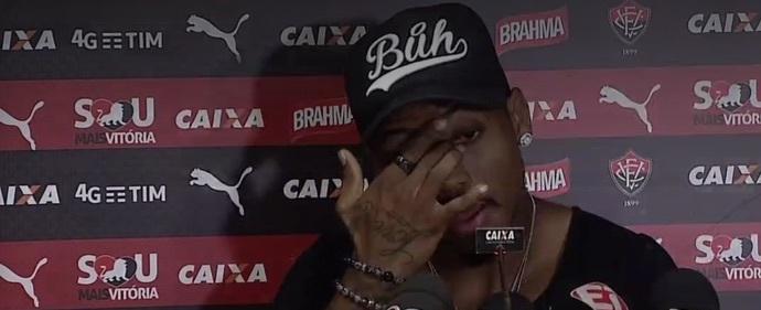 Nem Vitória, nem Fla: Marinho anuncia ida para futebol do exterior