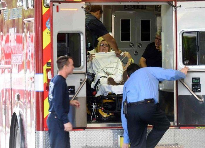 Ferida em tiroteio no aeroporto chega a hospital em Fort Lauderdale (Crédito: AFP)