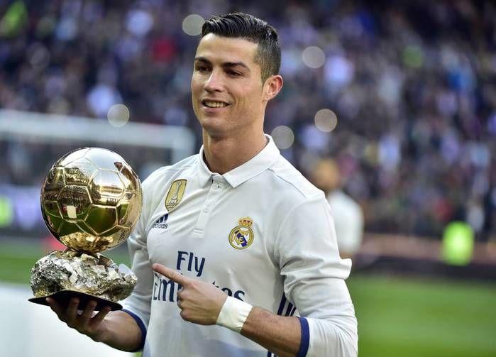 foi homenageado por Ronaldo Fenômeno e Figo, presentes no estádio merengue, e Kaká,