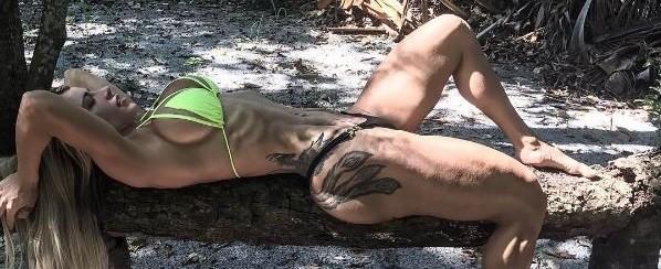 Denise Rocha impressiona ao exibir seu corpo supermusculoso na web