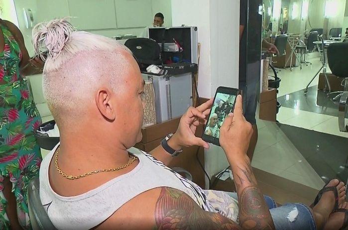 Após repercussão, Popó muda visual e adere ao coque samurai