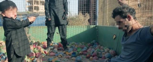 Criança de 4 anos mata prisioneiro em vídeo divulgado pelo EI