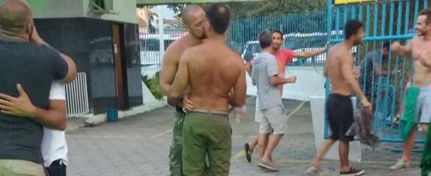 Leonardo Vieira fala sobre beijo em outro homem: "Um ato de amor"