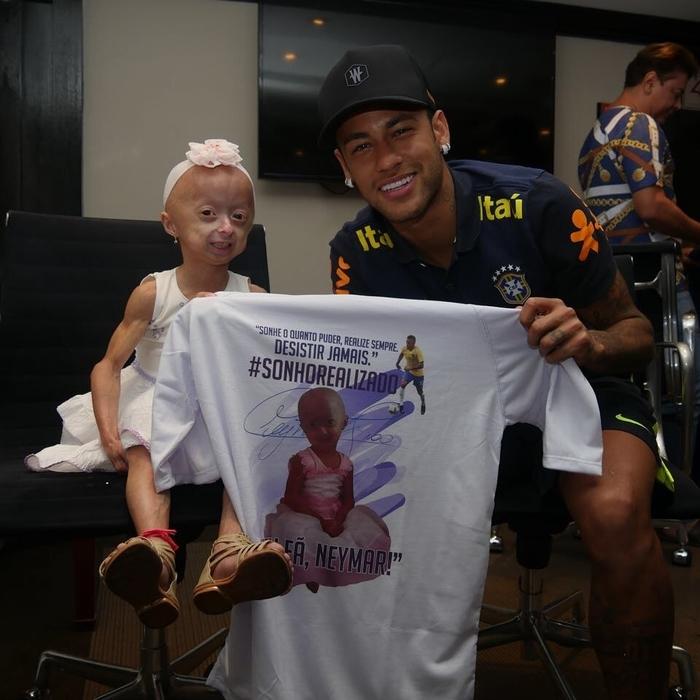 Neymar encontra com fã especial (Crédito: Reprodução/Instagram)