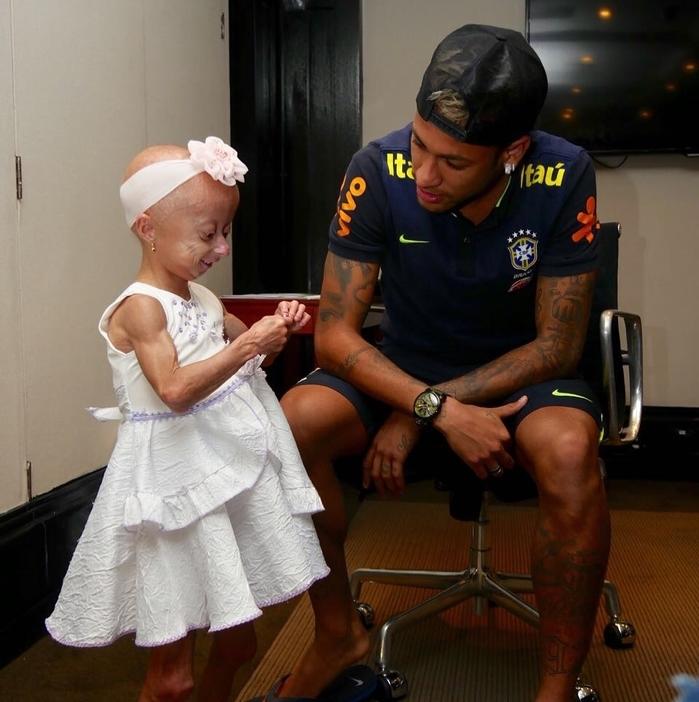 Neymar encontra com fã especial (Crédito: Reprodução/Instagram)