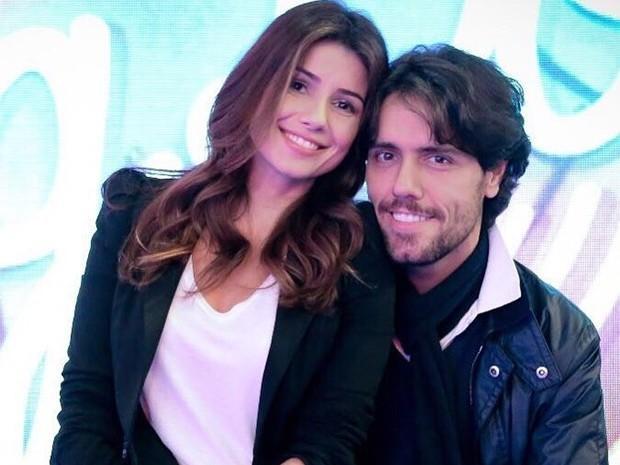 Paula Fernandes revela que nunca transou no primeiro encontro